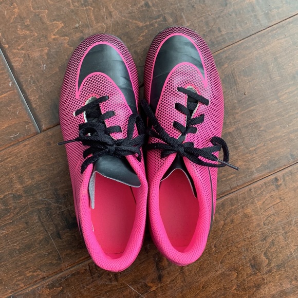 EUC Unisex Pink Nike Soccer Cleats Kids Size 4 - Picture 5 of 7